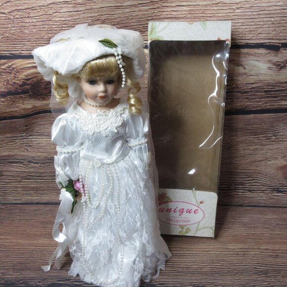 UniQue Porcelain Doll Collection Bride 16"  - Rosalie #16304C - Picture 8 of 9